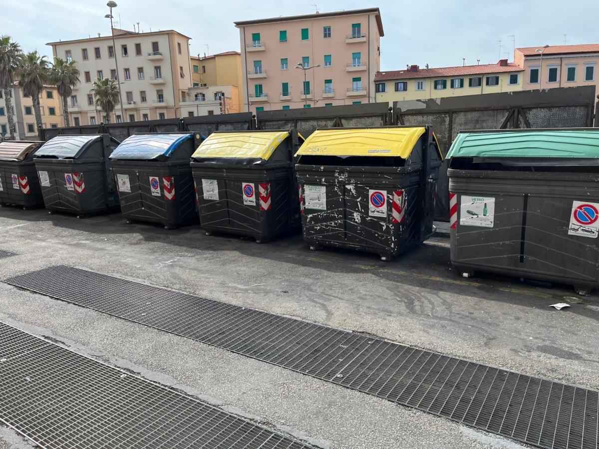Kasia Porta Sul Mare Di Livorno Free Parking Luaran gambar